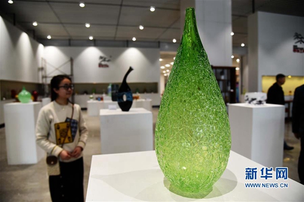 In pics: exquisite ceramics and colored glaze products exhibited in Zibo