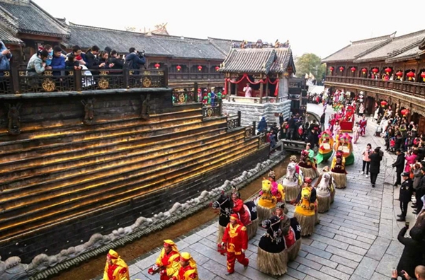 New Year festivities held in Taierzhuang ancient town