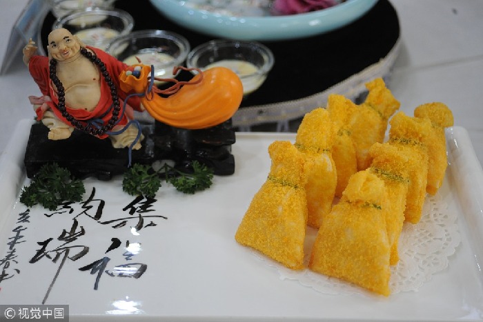 Splendid Shandong cuisine art displayed in Yantai