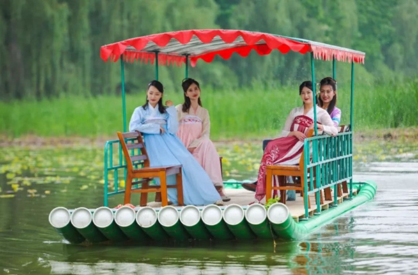 Enjoy outdoor leisure time in Taierzhuang Wetland Park