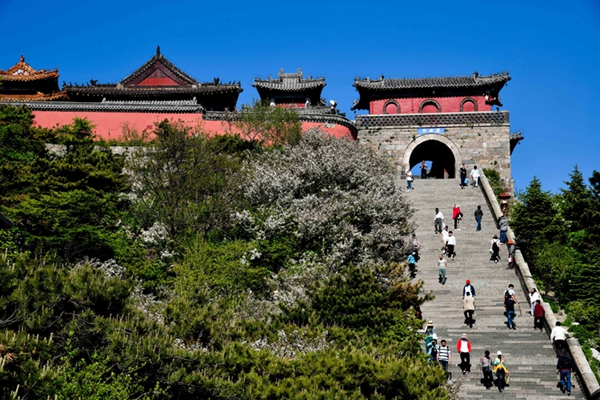 Beautiful Mount Tai captured in photos