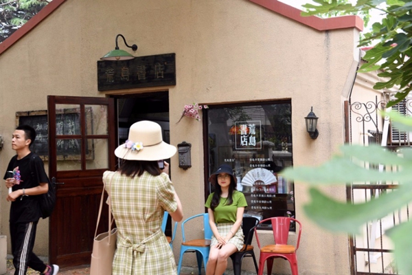 Bookstores become new attractions in Qingdao