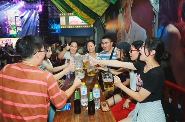Tsingtao beer festival entertains domestic cities