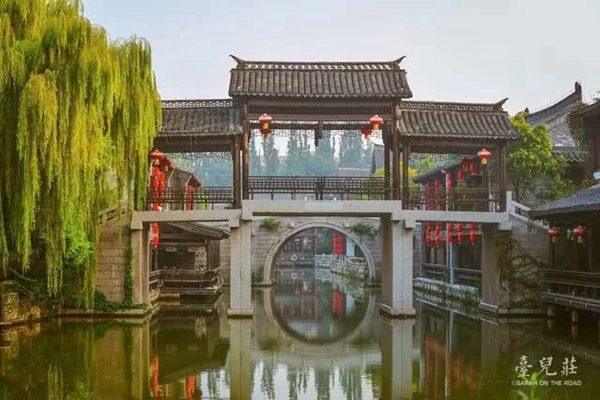 Take a tour to Taierzhuang ancient town