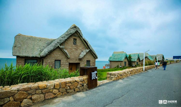 Traditional sea grass cottages in Rongcheng