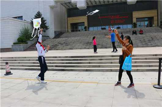 Shandong intangible cultural heritage classroom: how to make a simple kite