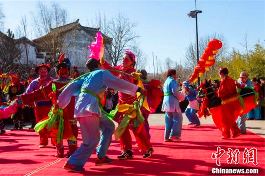 Photos from Yantai Yuhuangding Temple Fair