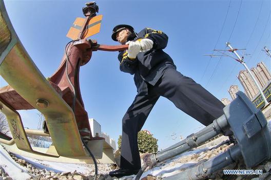 57-year-old switchman at Yantai Railway Station