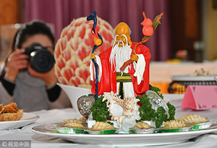 Splendid Shandong cuisine art displayed in Yantai