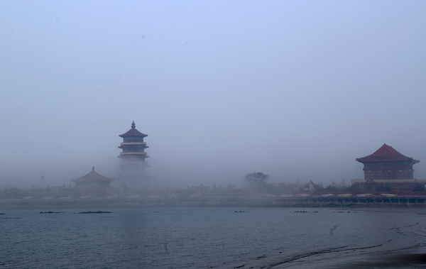 Advection fog leads to spectacular views in Yantai