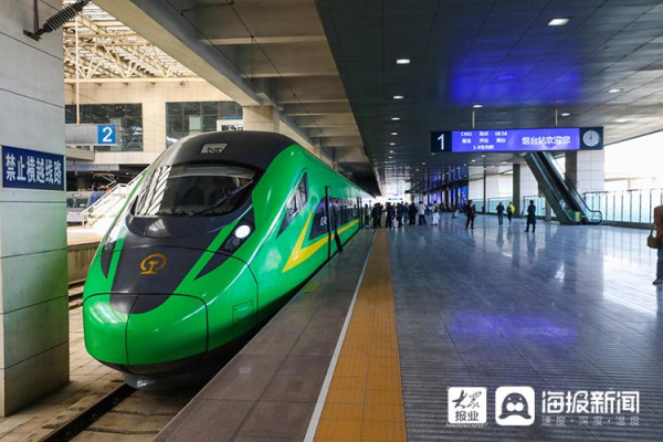 Green bullet train debuts in Yantai