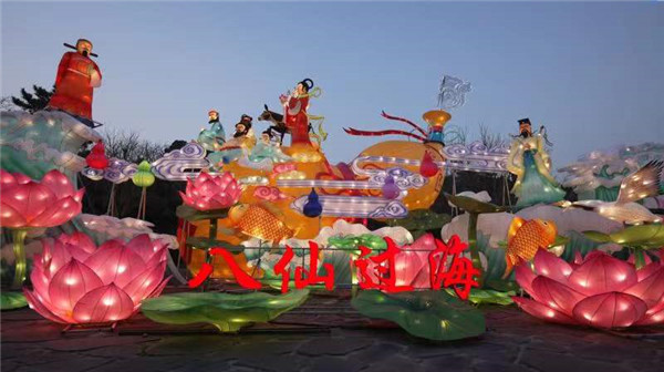 Penglai Pavilion dressed up for upcoming Spring Festival
