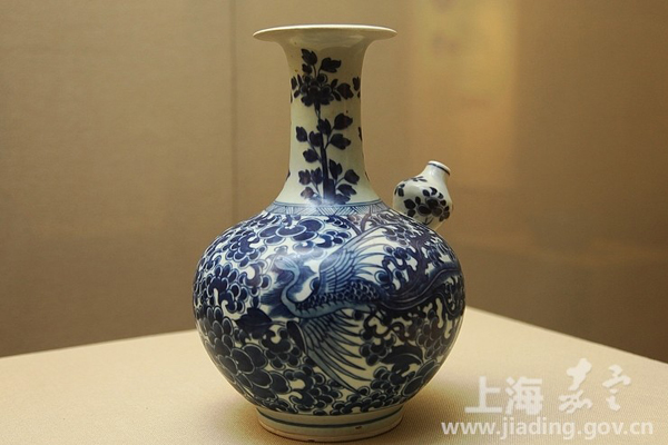 Qing Dynasty porcelain works on display in Jiading