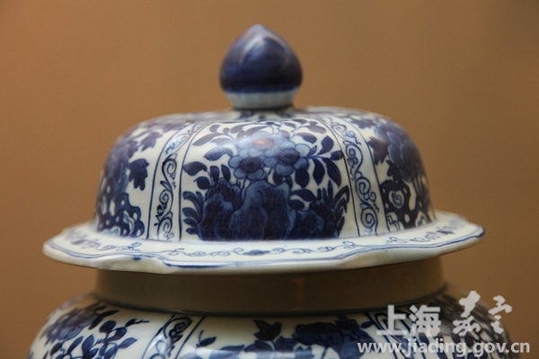 Qing Dynasty porcelain works on display in Jiading