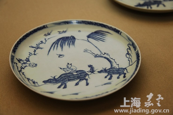 Qing Dynasty porcelain works on display in Jiading