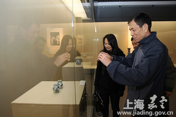 Qing Dynasty porcelain works on display in Jiading