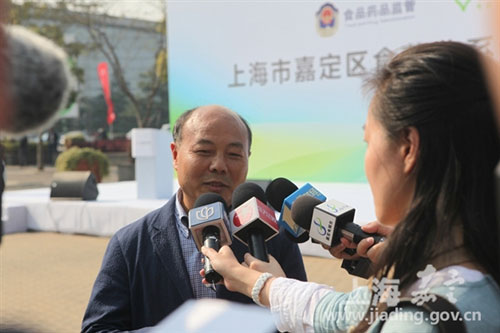 Jiading uses e-cars for government affairs