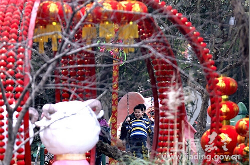 Spring Festival paints the towns red