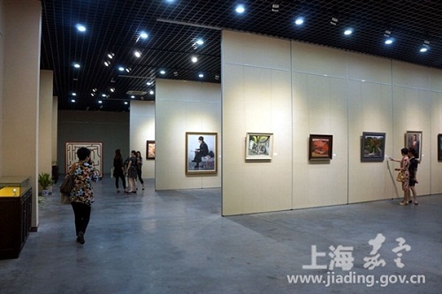 Painting exhibition highlights Jiangqiao's development
