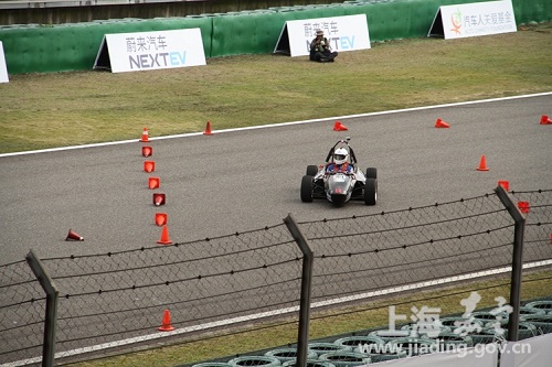 Jiading holds electric car race