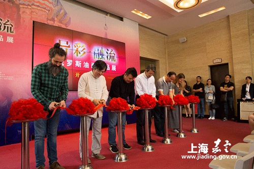 Classical Russian oil paintings displayed in Jiading