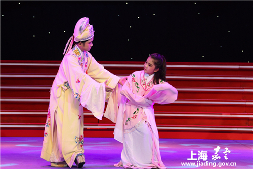 Jiading stages youth opera competition