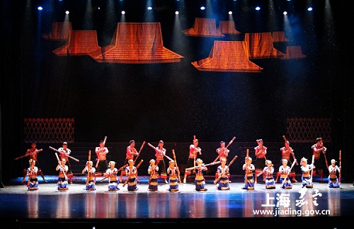 Yunnan folk opera bedazzles Jiading residents