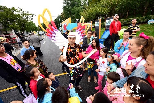 Clowning around in Jiading