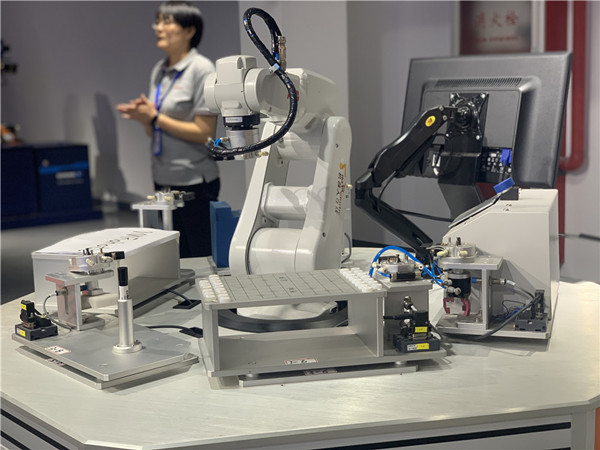Activity held in Jiading to promote industrial robots