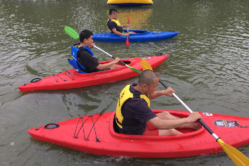 Nanxiang holds kayaking competition