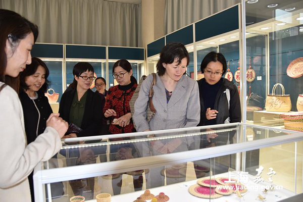 Consul general of Ireland in Shanghai visits Xuhang town