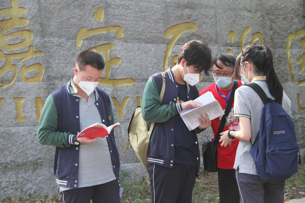 Jiading students take national college entrance exams