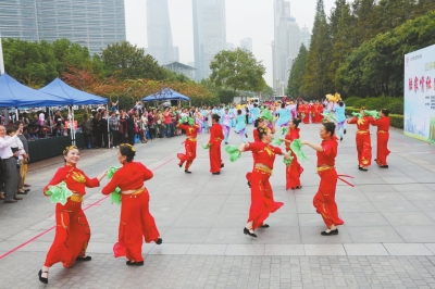 Lujiazui hosts Shanghai-style Yangko dance contest