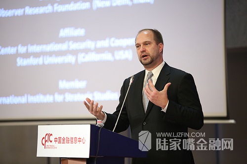 Lujiazui hosts financial risk management forum