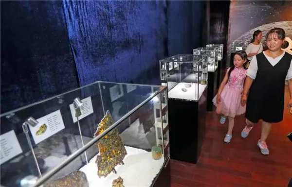 Sheshan Astronomical Museum hosts meteorite show