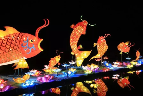 Shanghai Happy Valley offers dazzling lantern light show