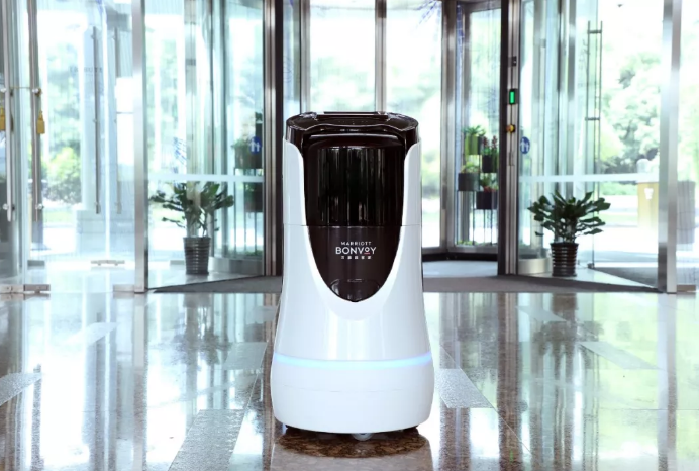 Yuluxe Sheshan employs robot steward