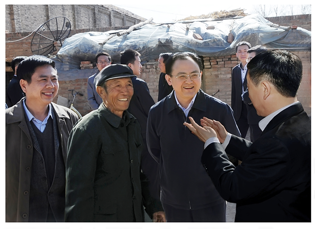 Datong mayor pays a visit to Tianzhen villagers