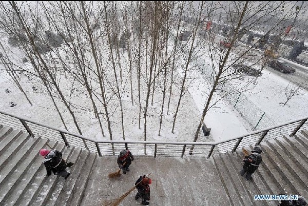 Heavy snowfall hits China's Shanxi