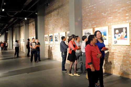 Photography exhibition takes the spotlight in Datong