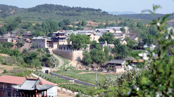 Ancient city's heritage, scenery draw visitors