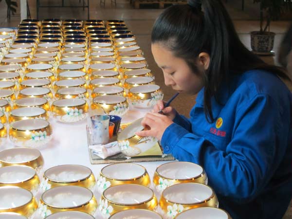 Chinese glassware firm revives from losses