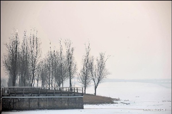 Heavy fog envelops Shanxi