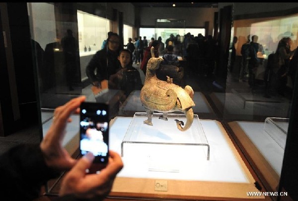 People visit museum in Taiyuan during Qingming Festival holiday