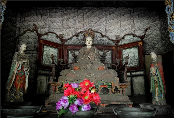 Exquisite sculpture at Jinci Temple