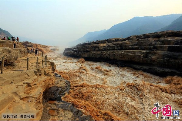 Hukou waterfall, magnificence of China's second-largest waterfall