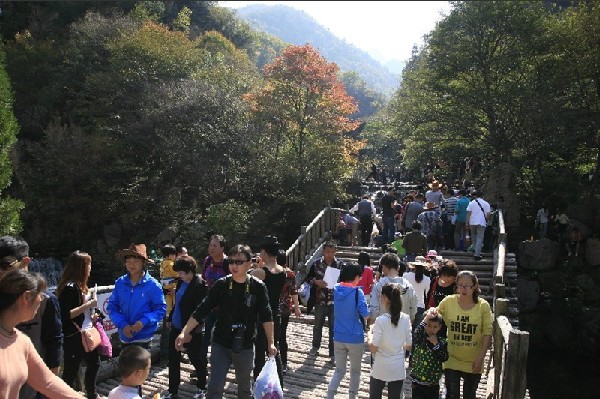 Mianshan Mountain tourism hits a record high for this year's Golden Week