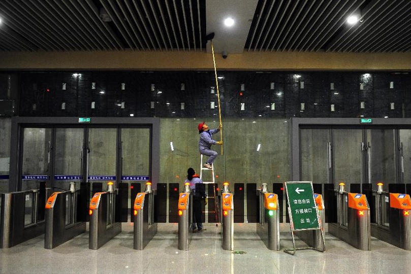 Taiyuan new South Railway Station approaches completion