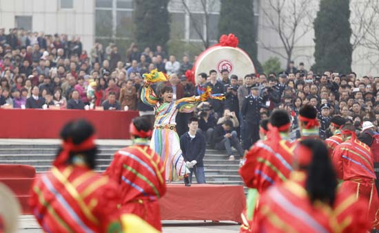 Gongs and drums at Linfen Yao culture tourism festival