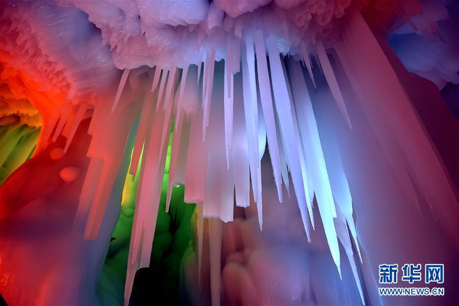 Fantasy ice cave in Ningwu county